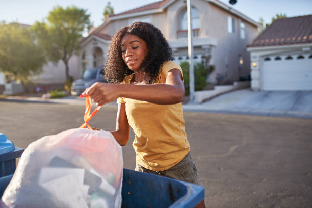 Best Construction Debris Removal  in Newark, IL